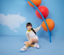 让春天“步”一样，穿新款儿童鞋换上有趣生活